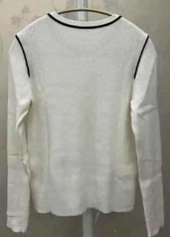 리브 니트 화이트 / 배색 라인