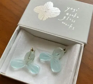 yagi asako glass works 스카이블루 꽃 모티브 귀찌