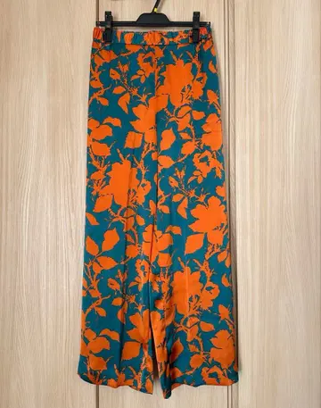 컨디션 최상 투모로우랜드 팬츠