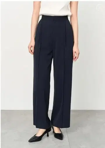 SOEJU 에어리 스트레치 턱 스트레이트 팬츠_NAVY_S 사이즈