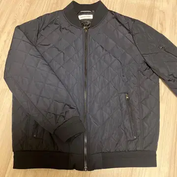 새상품급 캘빈클라인 퀼팅 자켓 네이비 L 사이즈