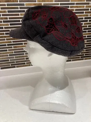 ca4la 다크 그레이 레이스 장식 헌팅 캡