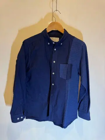 Kelen 네이비 버튼 다운 셔츠