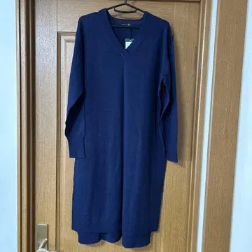 Aga 네이비 V넥 긴팔 니트 원피스