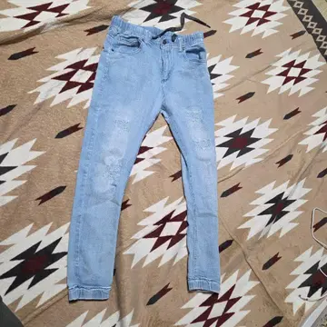 라이트 블루 스키니 청바지 데미지 가공