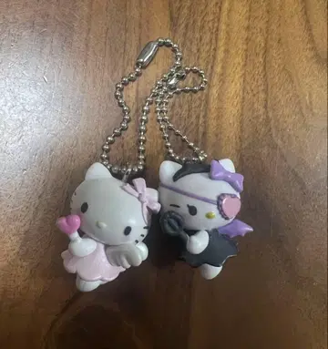 헬로키티 가챠가챠 키링 2세트