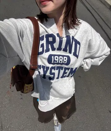 스키퍼 칼리지 BIG 맨투맨 라이트 그레이