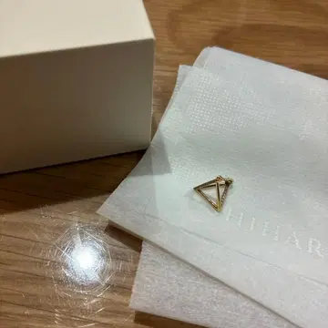 shihara Diamond Triangle Pierce 10 (02)