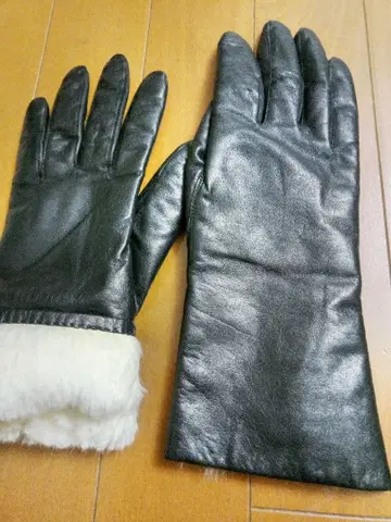 블랙 가죽 장갑 퍼 안감 부착