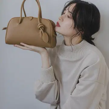 베이지 라운드 미니 보스턴백 210nouve