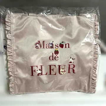 Maison de FLEUR 딸기 신문 프릴 토트백 메종 드 플뢰르