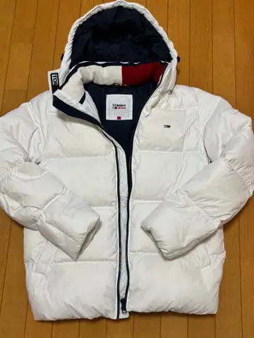 TOMMY JEANS 후드 부착 다운 자켓 화이트