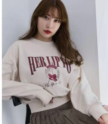 HER LIP TO 아이보리 크롭 맨투맨