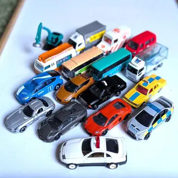 토미카 순찰차 유압 셔블 작업차 스포츠카 등 총 17대 세트
