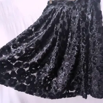뷰티풀 피플 꽃무늬 실크 스커트 블랙 36