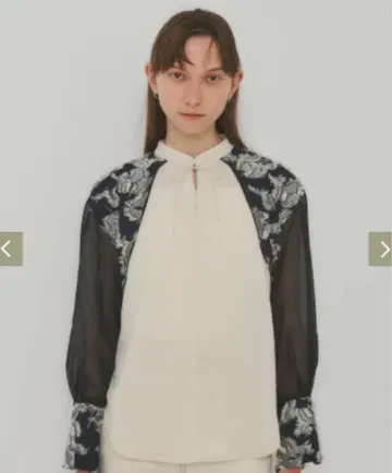 [새상품급] 컷 자카드 래글런 블라우스