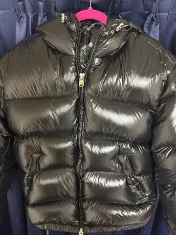 ZARA 블랙 다운 자켓 S 사이즈