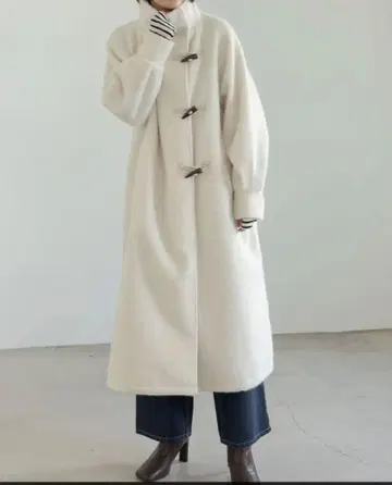 샤기 오버 사이즈 스탠드 카라 더플 코트 아이보리