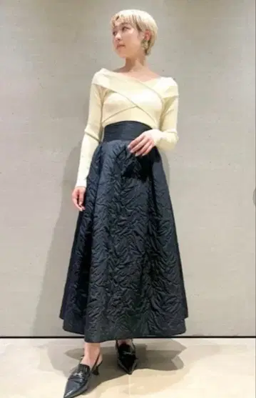 릴리 브라운 퀼팅 플레어 롱 스커트