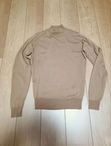 가격 인하! 존스메들리 모크넥 니트