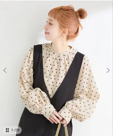 B.C.stock 도트 스탠드 카라 블라우스