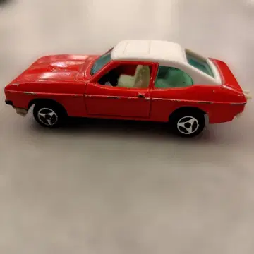 빨흰 FORD CAPRI 프랑스
