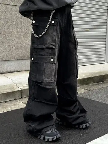 Chikashitsu+ 카고 데님 블랙