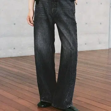 CURVED FLARE DENIM SLACKS