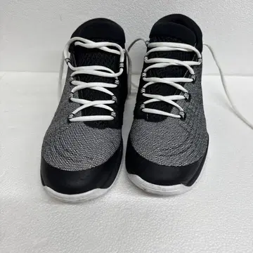 언더아머 농구화 26cm