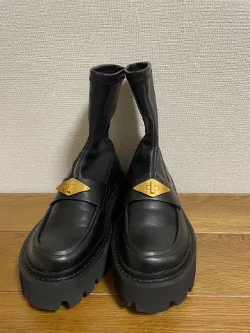 찰스&키스 메탈릭 악센트 앵클부츠