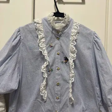 레이스 옷깃 스트라이프 블라우스 alphorn