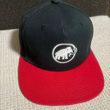 마무트 스냅백 캡 블랙 레드 L