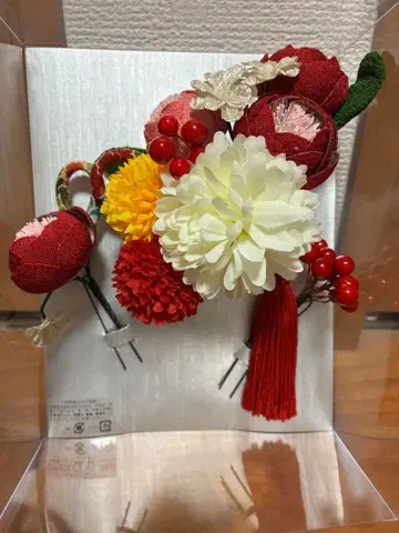 일본 정통의상 소품 꽃 장식 머리 장식 빨간색 화이트 옐로우 컬러