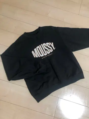 moussy 트레이닝복