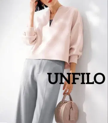 새상품급 UNFILO BEAUTY FORM JERSEY 키넥 풀오버