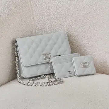 미사용 새상품 DD 로고 퀼팅 트래블 세트 SAX