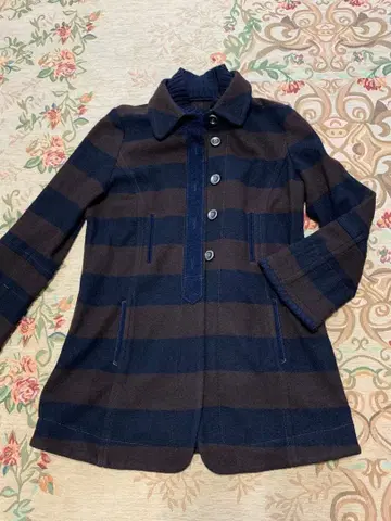 IVISUTO 세련된 브라운 보더 피 코트 사이즈 44 새상품급