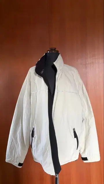 GAP 아이보리 집업 자켓