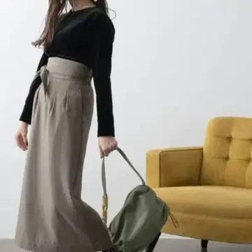 COHINA 크루넥 벨로아 상의 블랙