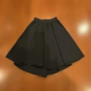 새상품급 미사용 ZARA 플레어 스커트 S 사이즈