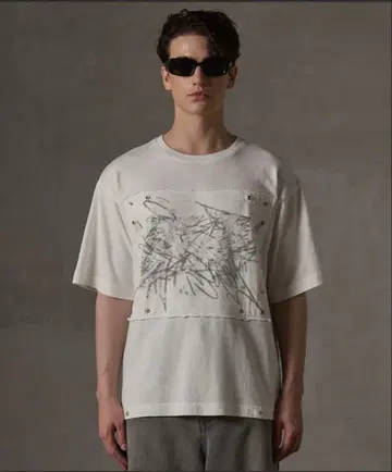 [ 새상품 ] GRANCY 스크리블 그래픽 피그먼트 T셔츠 S