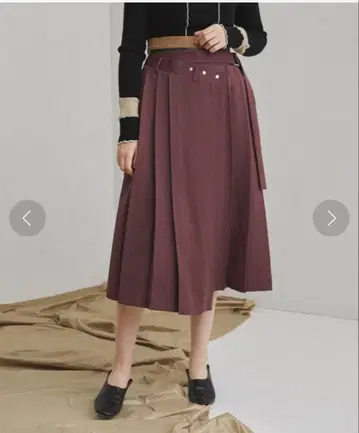 [ 새상품급 ] UNITED TOKYO 밀피세미 타이트 스커트