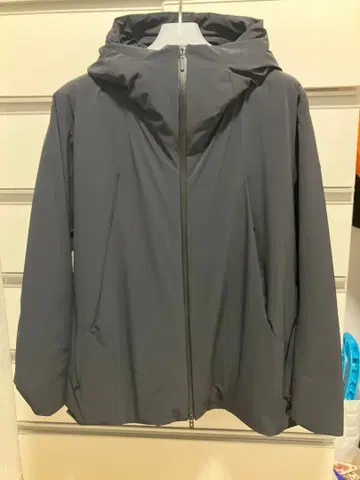 데상트 얼터레인 INSULATED ACTIVE JACKET