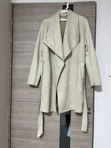 RESERVED 베이지 롱 코트 EUR 34