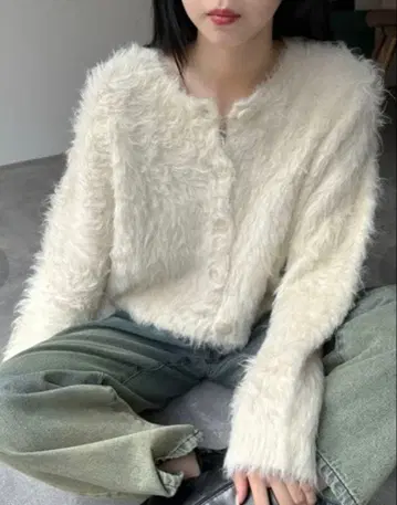 페퓨르 울 혼방 샤기 숏 가디건