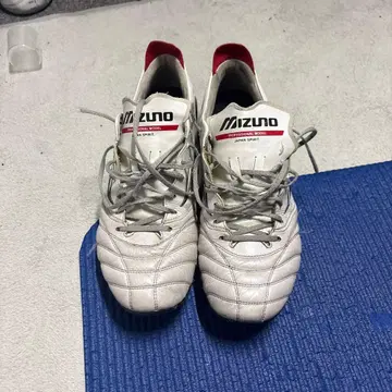 미즈노 프로페셔널 모델 축구화