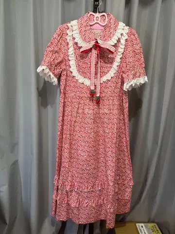 NILE PERCH 딸기 무늬 프릴 원피스