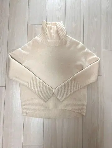 ESTNATION 터틀넥 니트