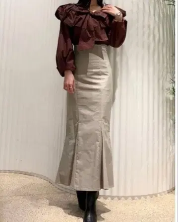 스나이델 snidel 하이웨스트 머메이드 스커트 베이지