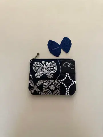 핸드메이드 미나 페르호넨 파우치